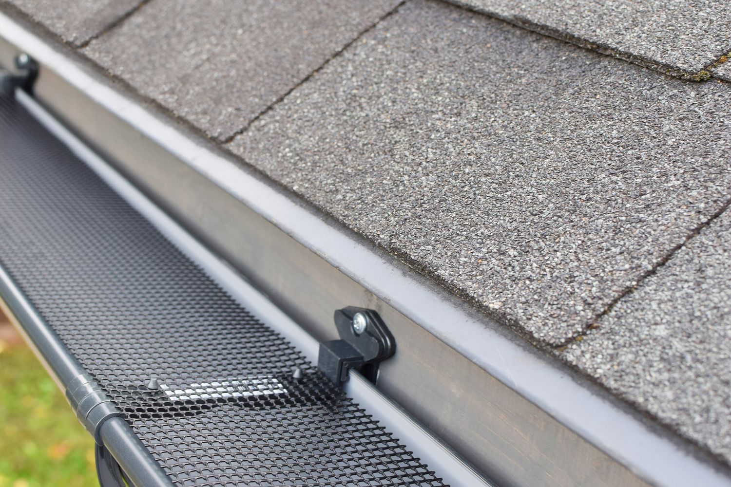 A roof with a drip edge installed on it.