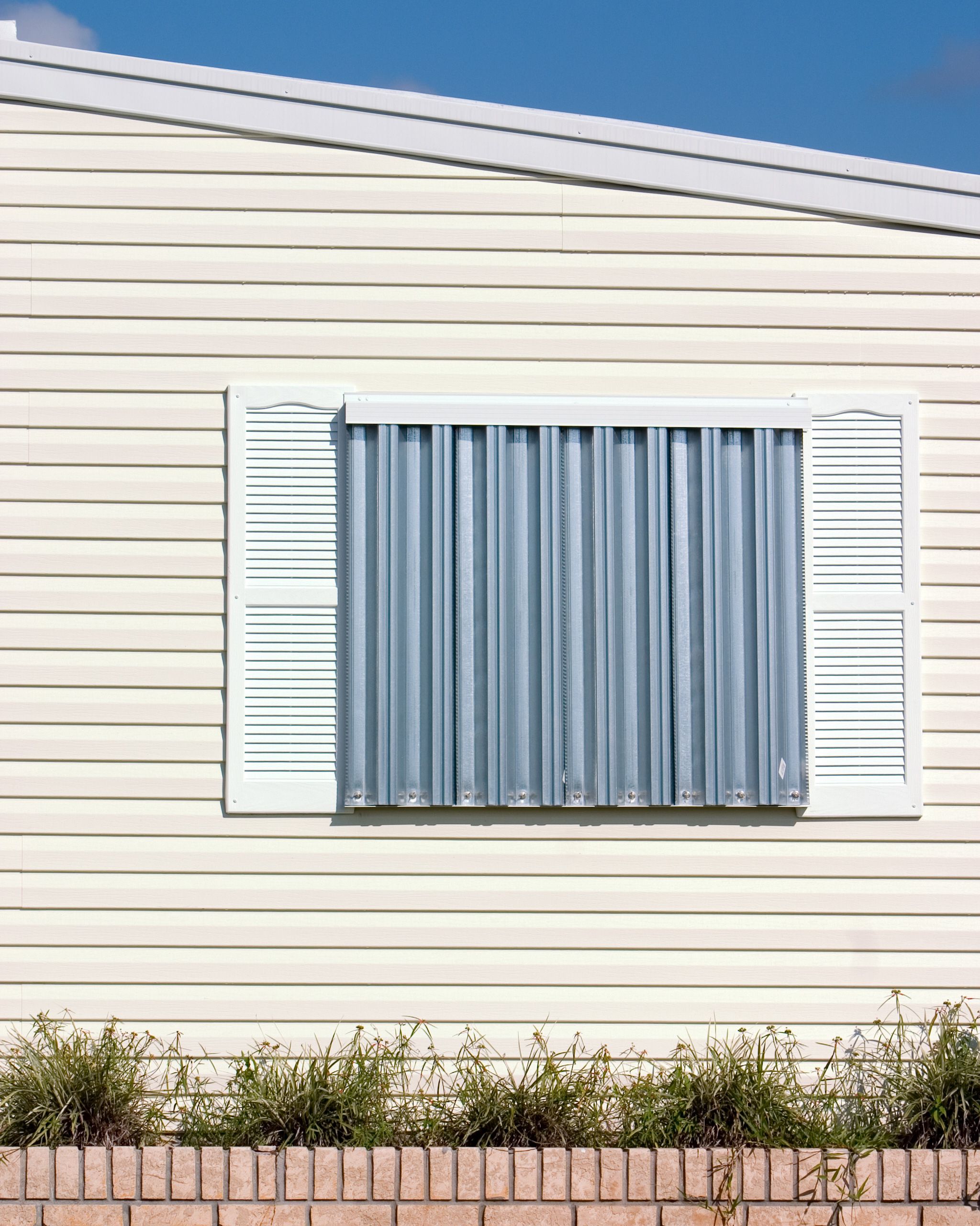 aluminum panels on a home windowi