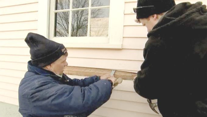 S5 E11, Tom Silva and Kevin O'Connor repair clapboard siding