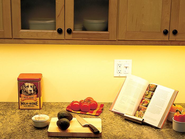 under cabinet lighting