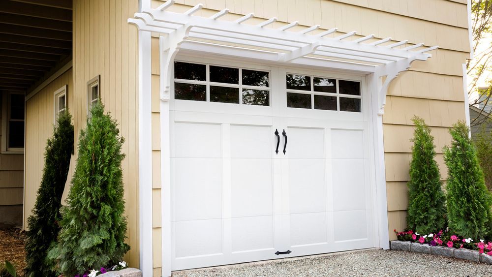 a garage pergola