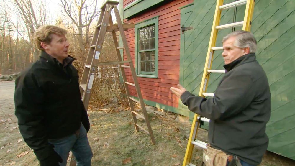 S11 E23: Tom Silva shows Kevin O'Connor the proper way to safely use different types of ladder