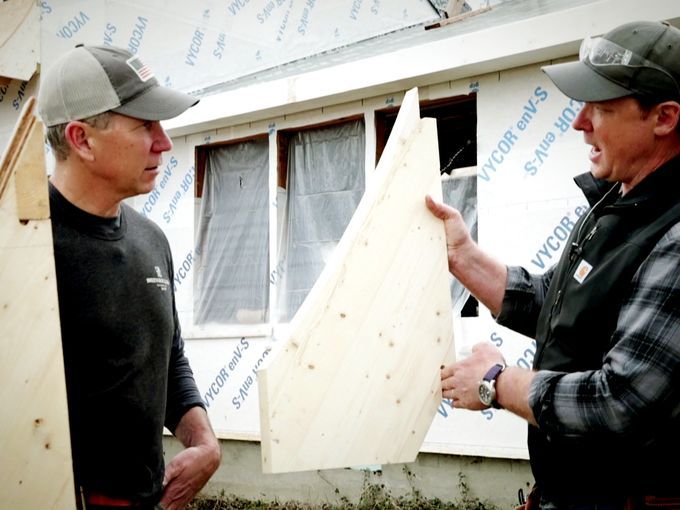 Jeff Sweenor shows Kevin O'Connor how to build rafter tails for the Westerly House