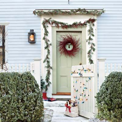 Small-Scale Charm: DIY Dollhouse Ideas for Your Front Porch