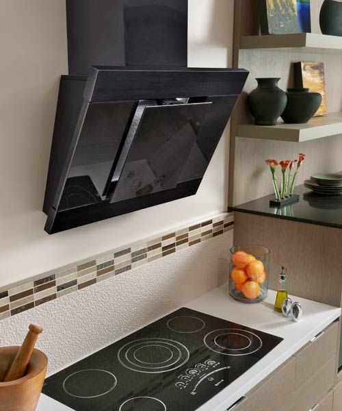 A perimetric vent hood in a kitchen.