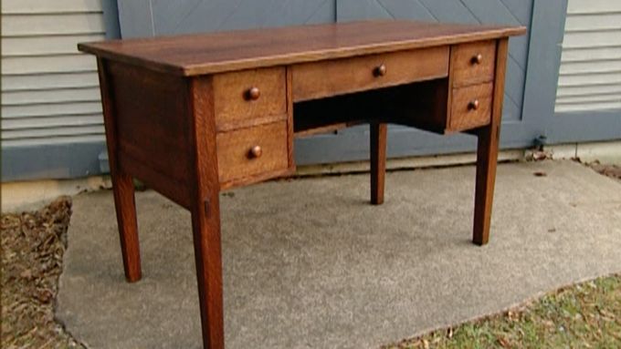 1612_mission_style_desk