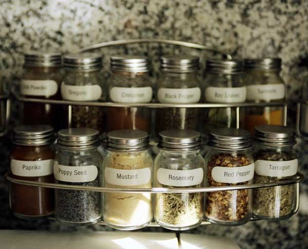 Spice Box Overhaul: Use Mason Canning Jars to Organize Spices – Monniblog