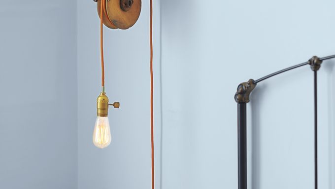 Barn pulley light fixture