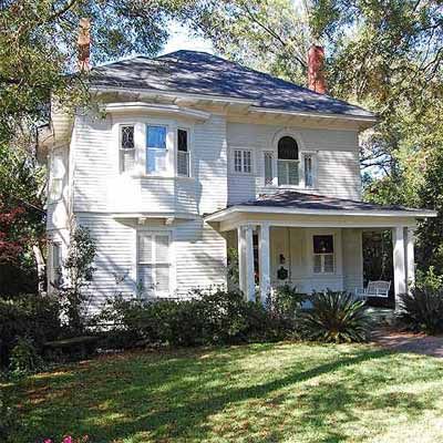 This San Francisco Area Manse Gives Turnkey New Meaning