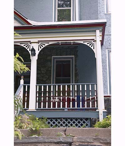 A building with multiple colors on it's exterior.