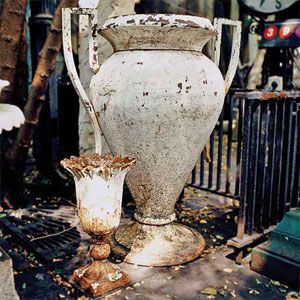 A Victorian style garden urn.