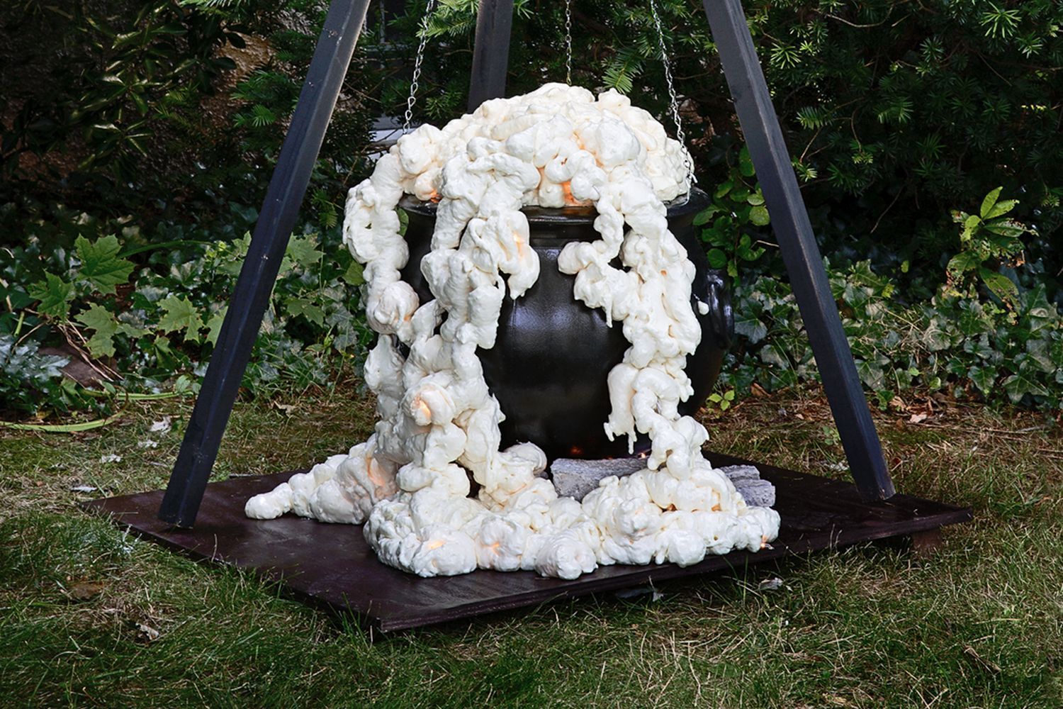 halloween_cauldron_xl
