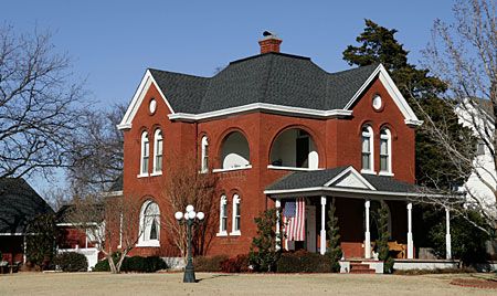 Richardsonian Romanesque