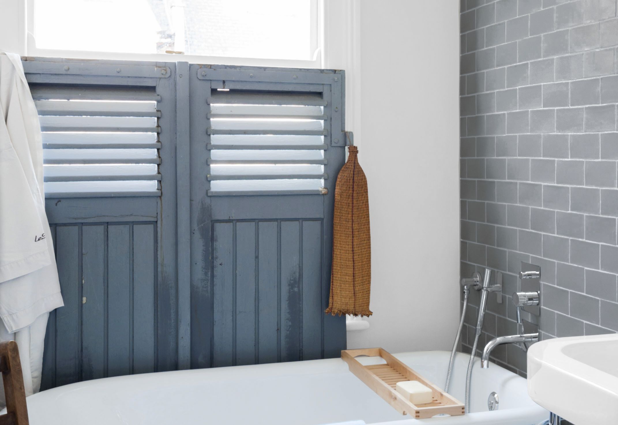 20 Small Bathroom Ideas on a Budget