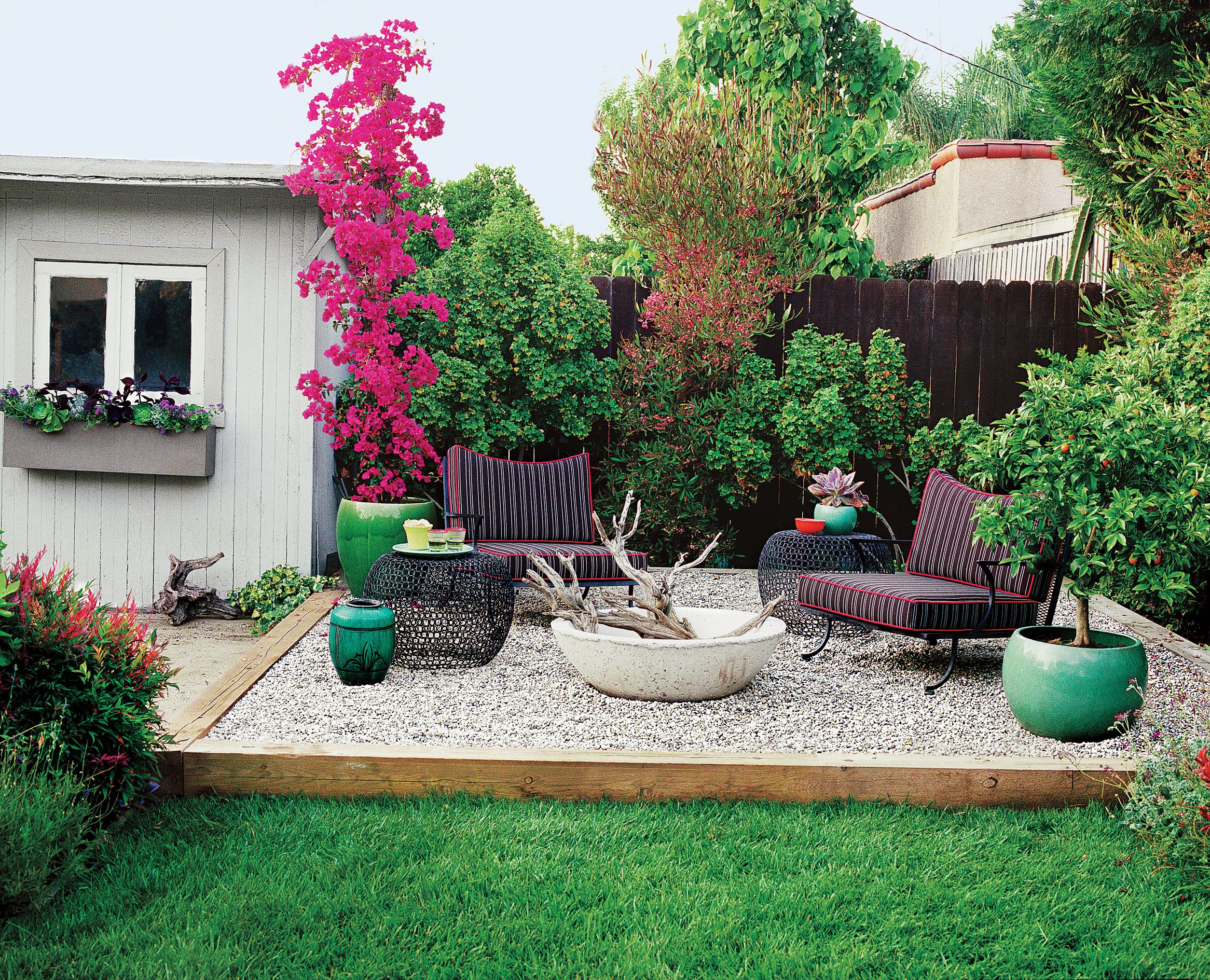 A patio with speckled pea gravel.