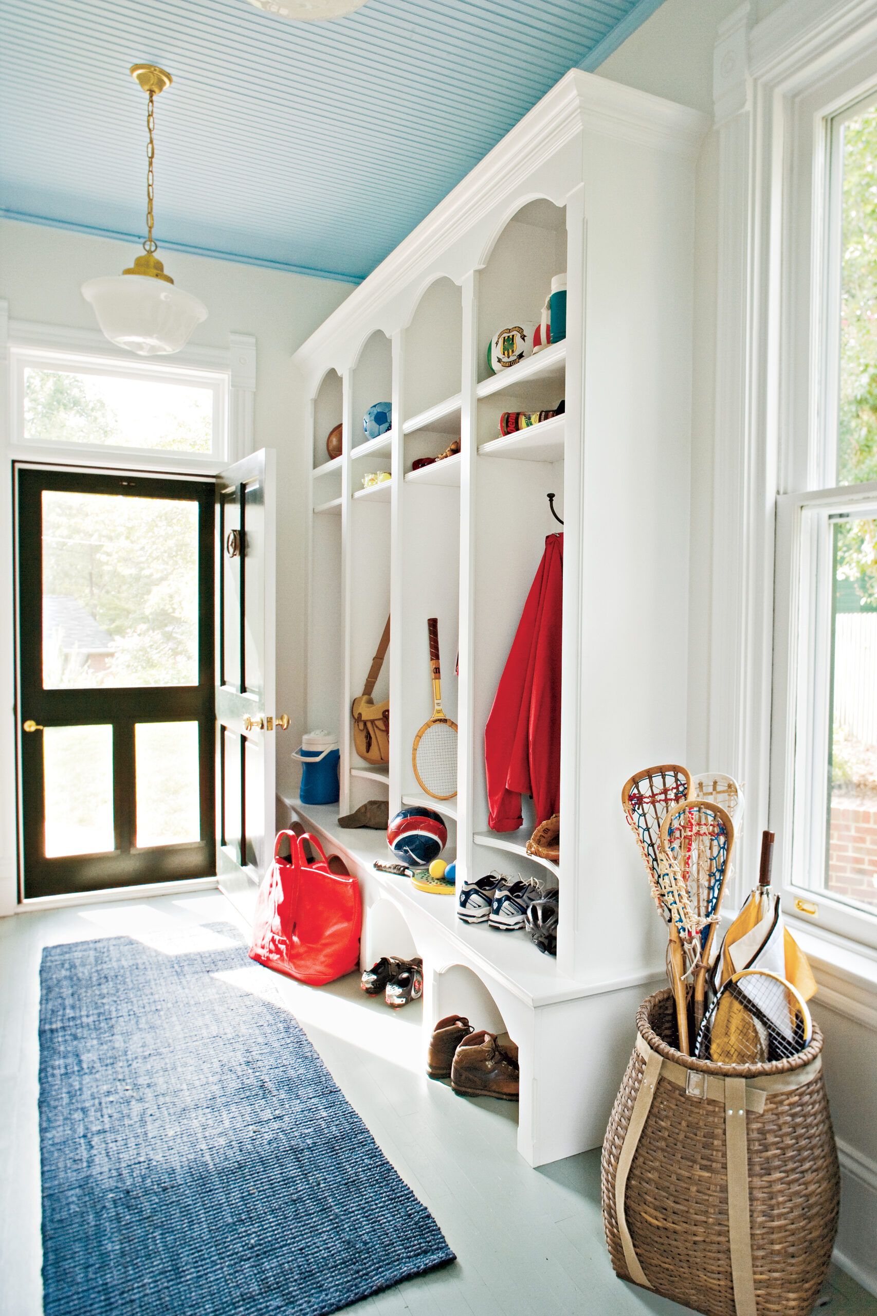 How to Decorate a Mudroom: 6 Mudroom Decor Ideas