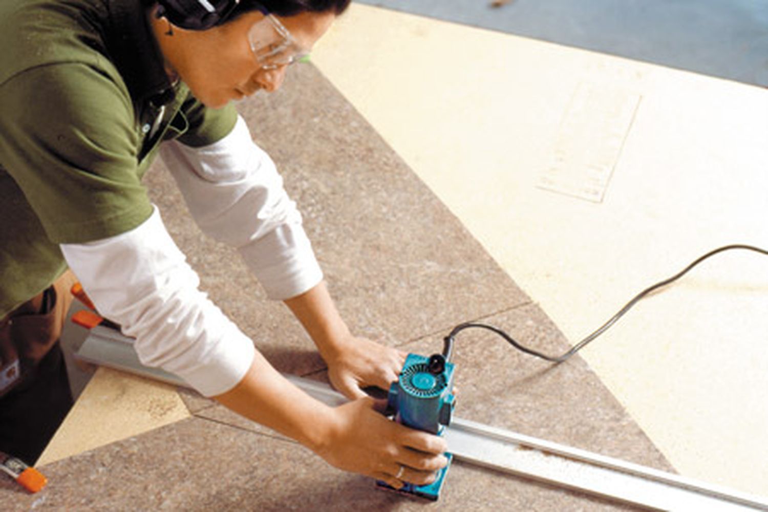 Mitering a laminate countertop