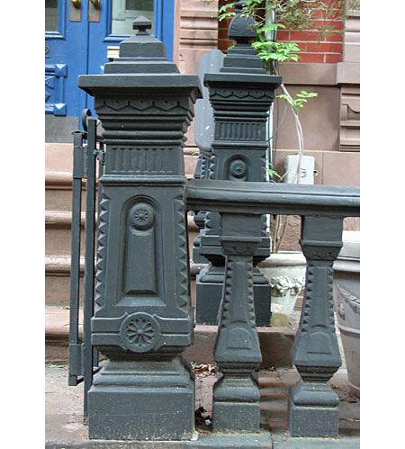 a newel post that is used for stoop maintenance