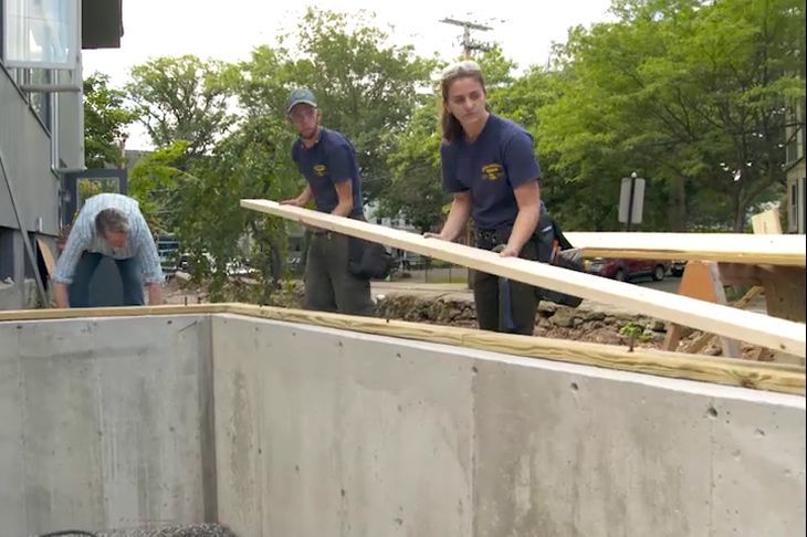 norm_installs_mud_sill_apprentices