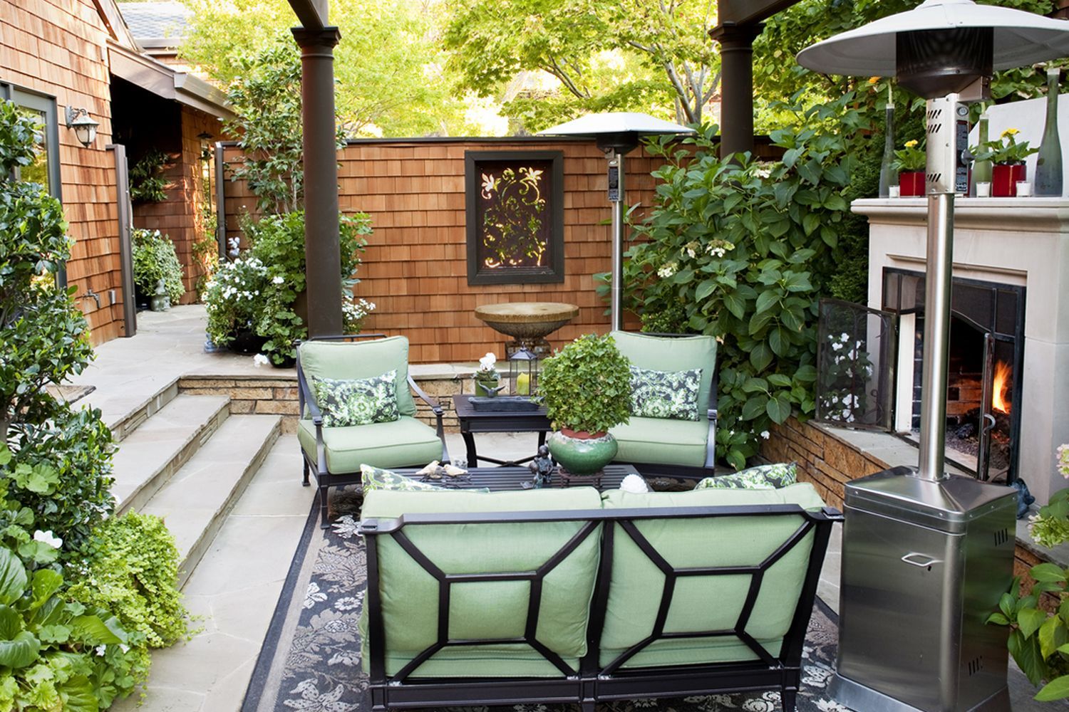 Functional and pleasant outdoor patio