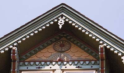 Gingerbread trim with textural elements