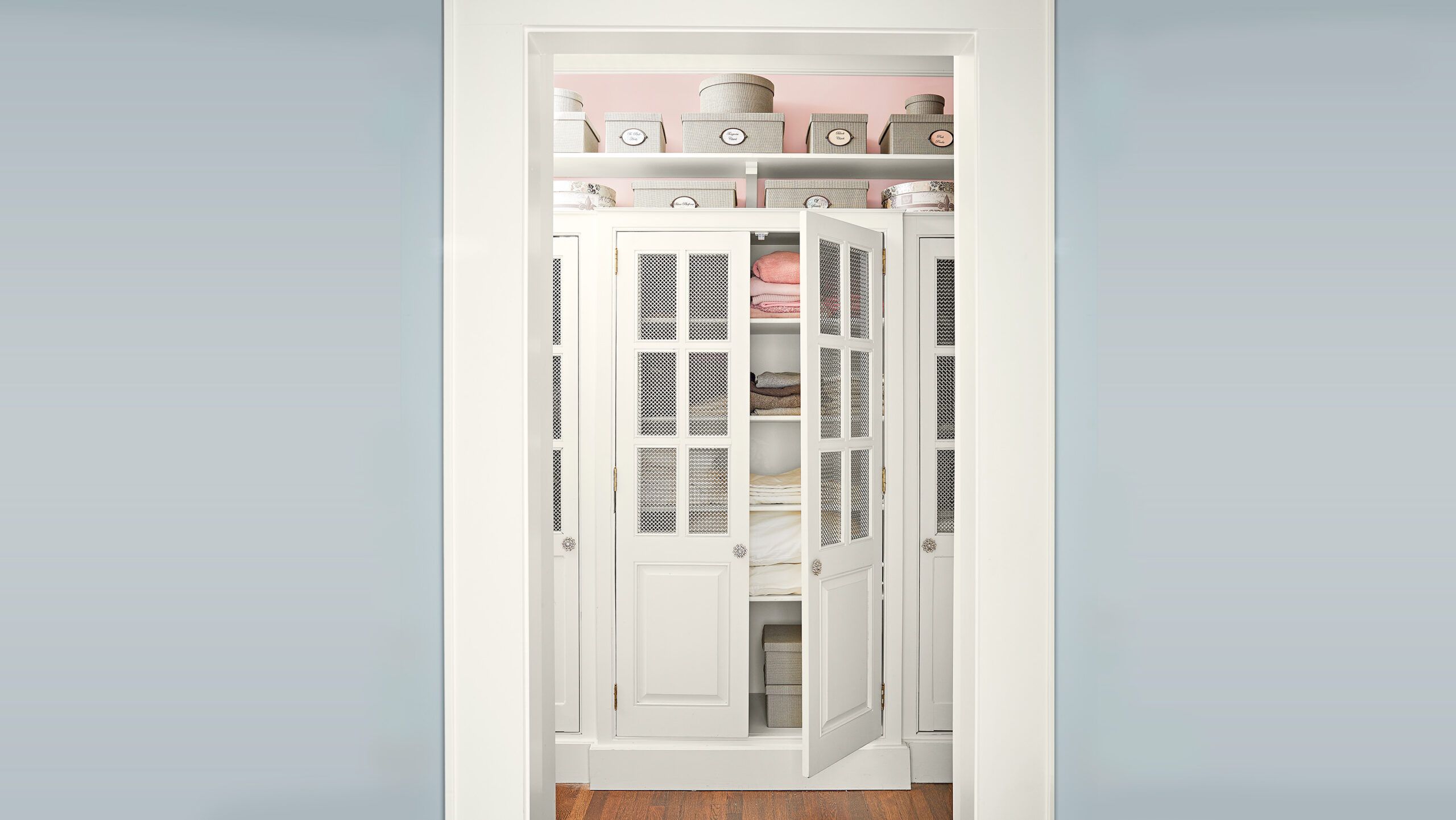 Optimizing Closet Space with The Container Store - A Mix of Min