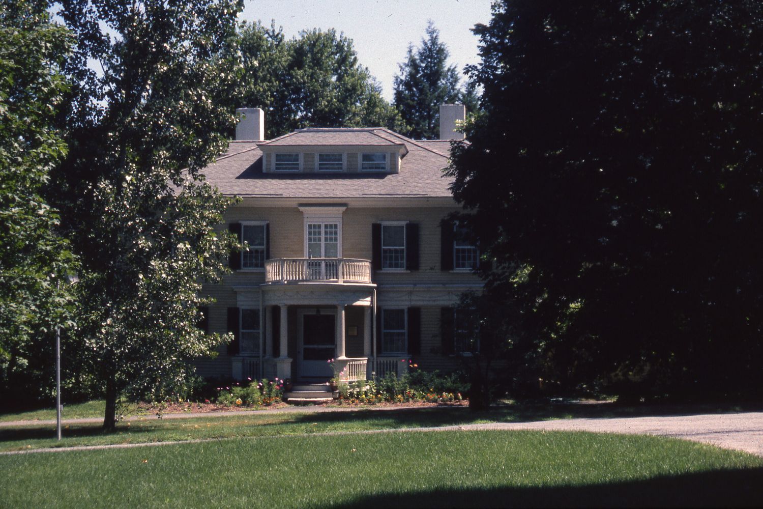 wayland_house_1991_after