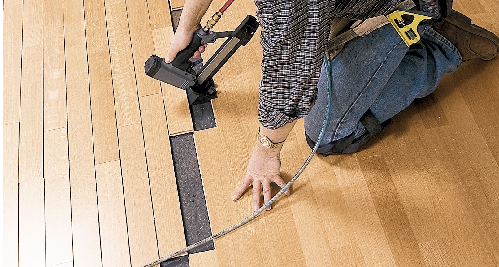 Aggregate 71+ hardwood floor nail spacing latest