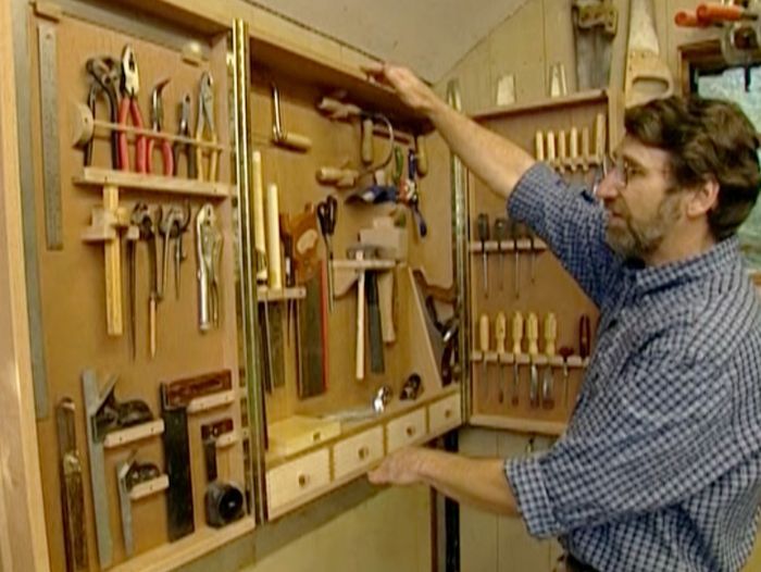 1513_wall_mounted_tool_chest_16x9