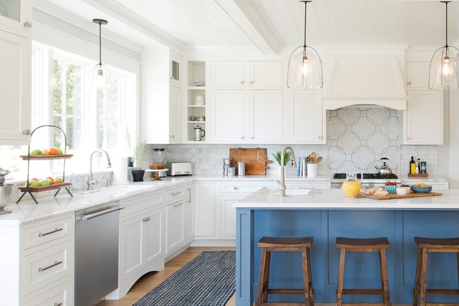 6c_kitchen_alt_angles_lights_on_15b