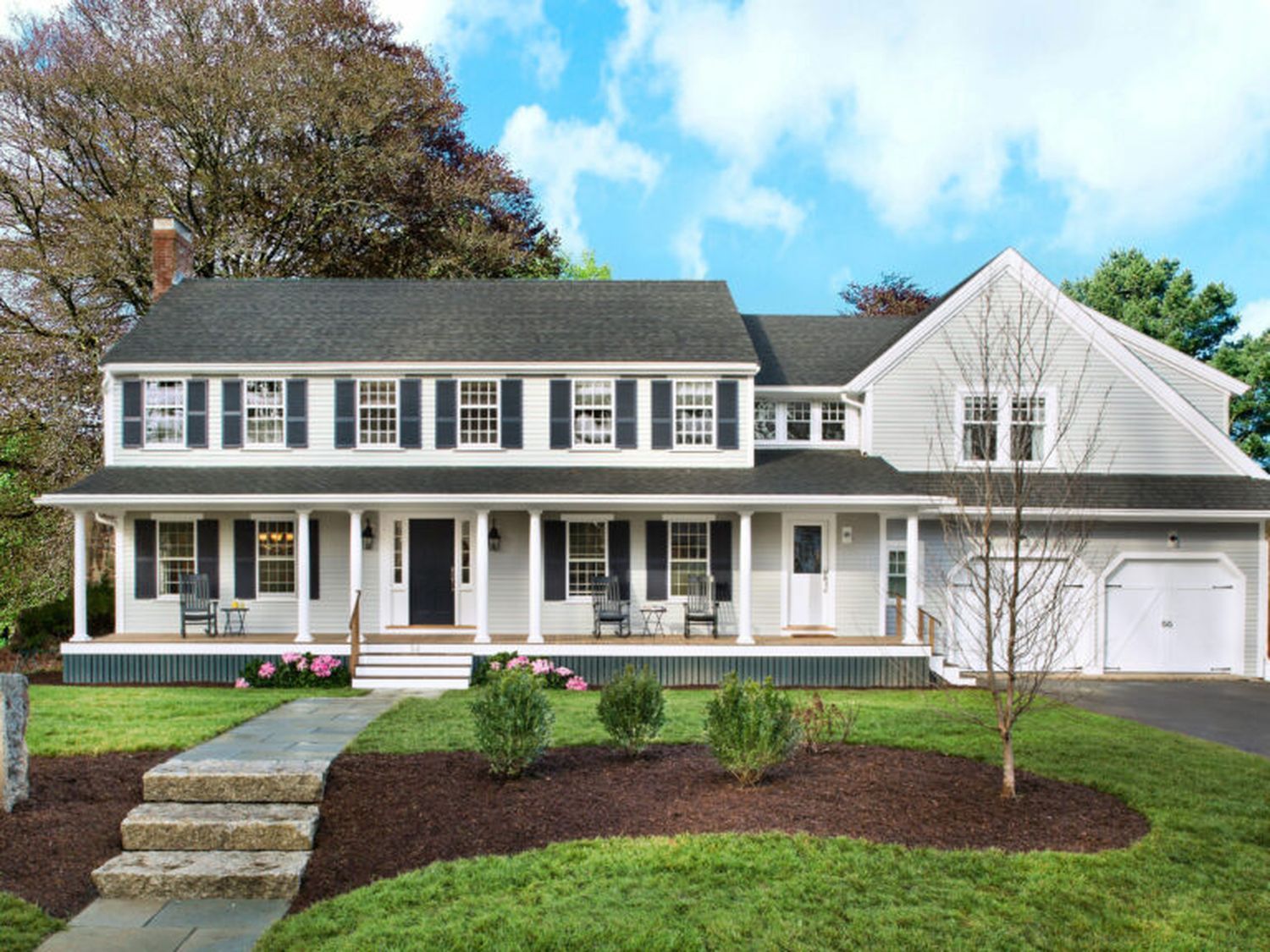 Lexington-Colonial_Exterior-Front-WithFlowerBlossoms-2.0