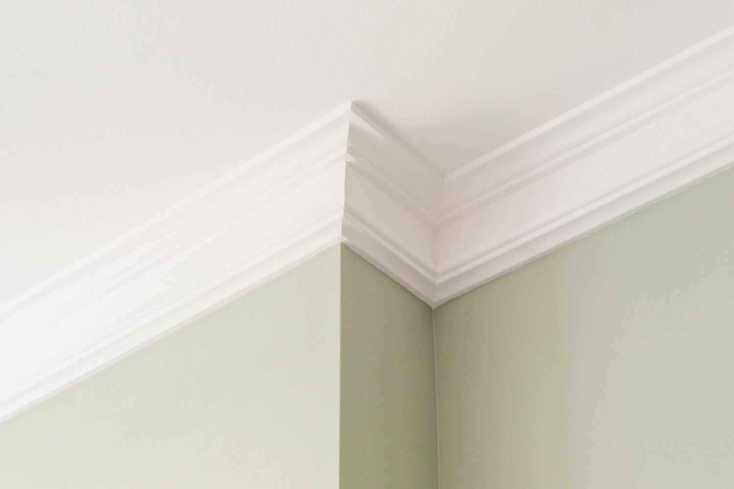 Molding_iStock-936301166.0