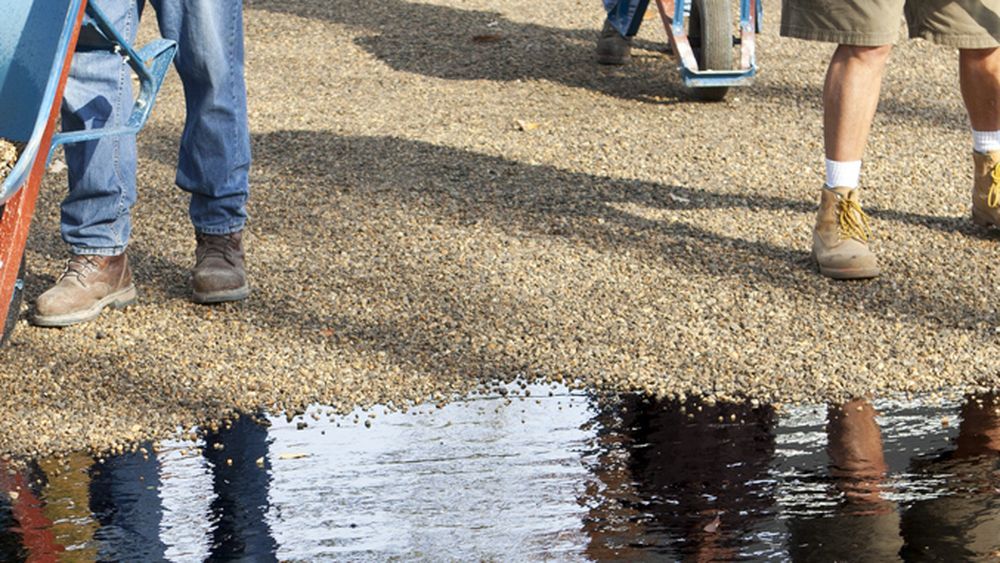 Low-maintenance driveway