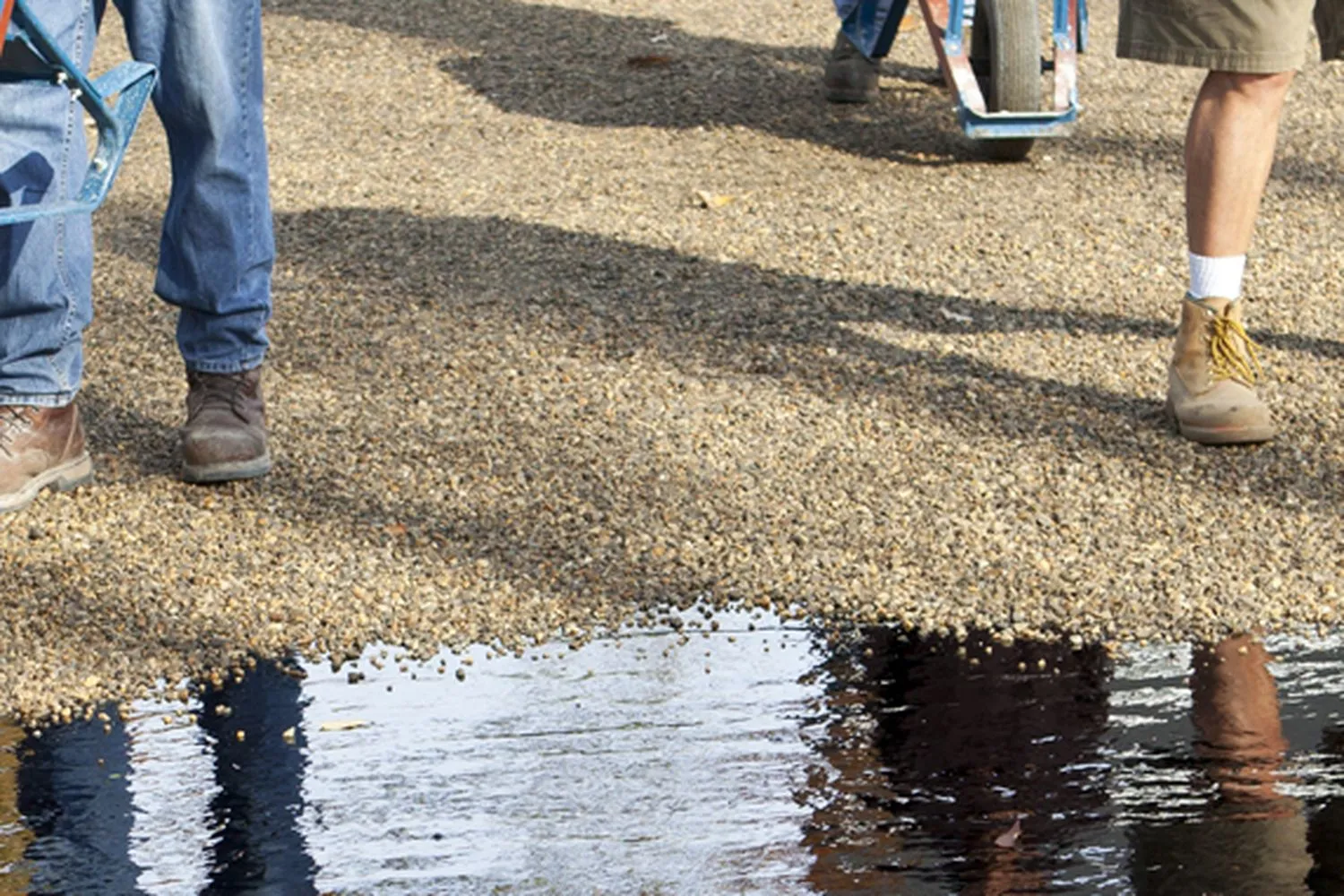 Low-maintenance driveway