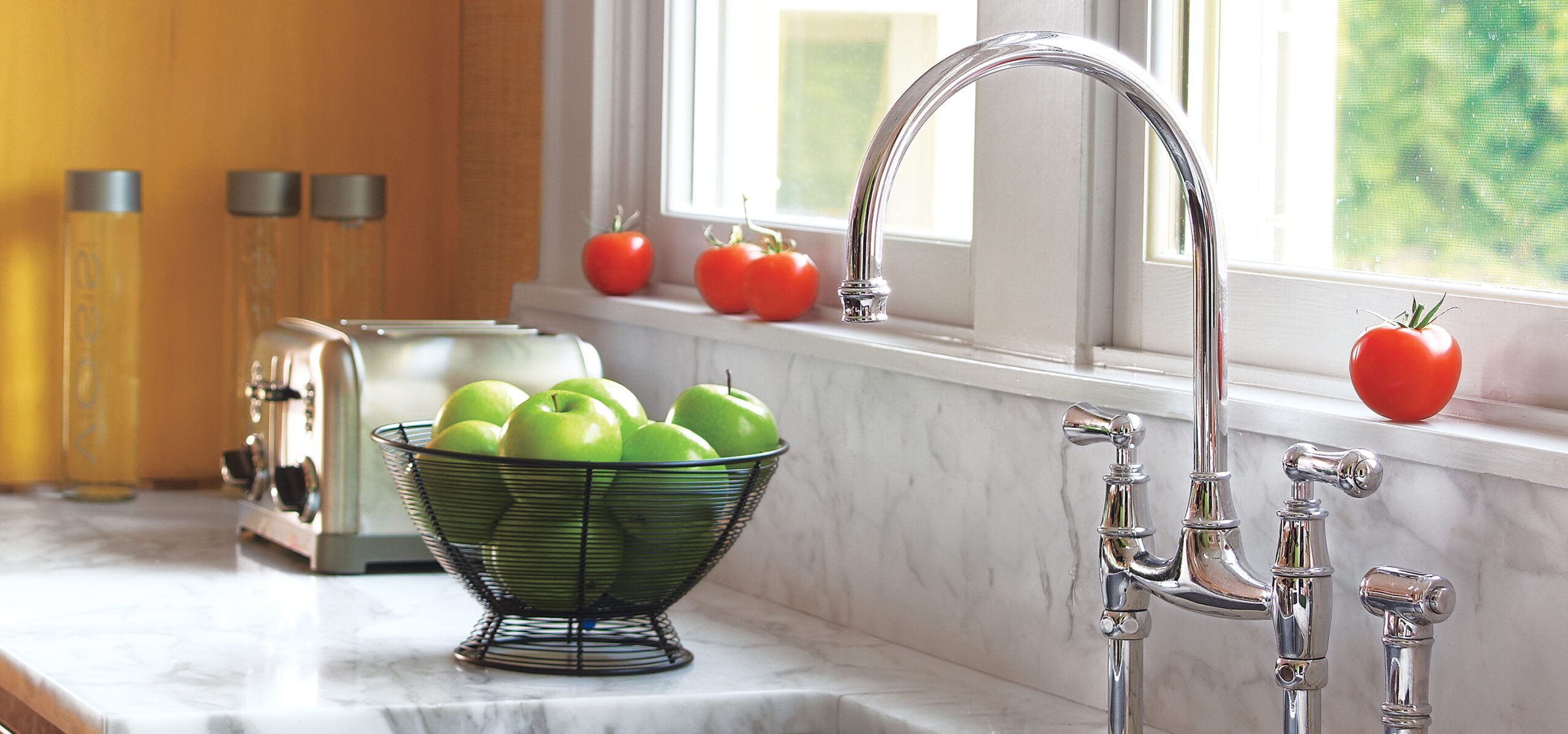 How to Clean Bathroom and Kitchen Sink Faucets