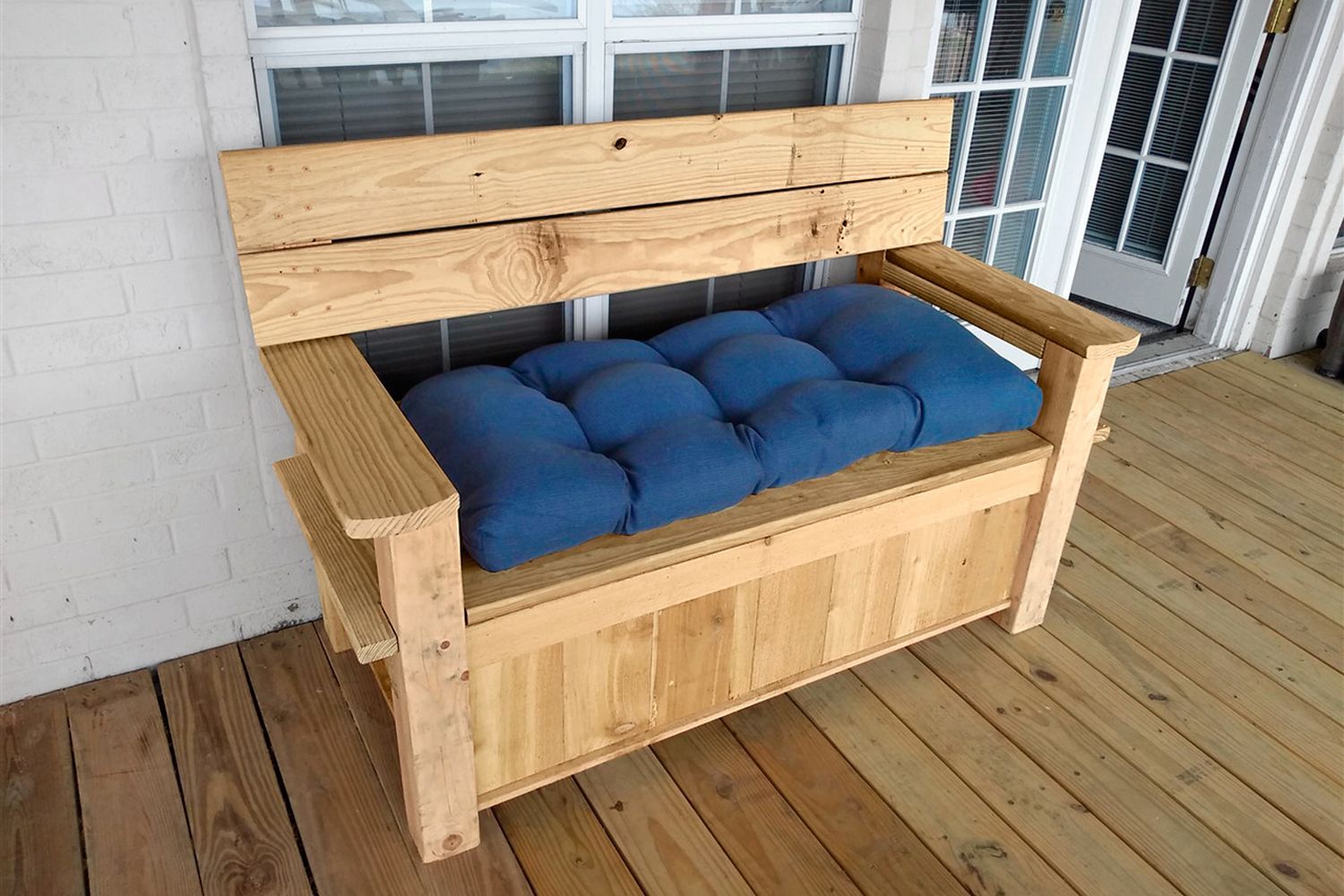 porch_pirate_bench