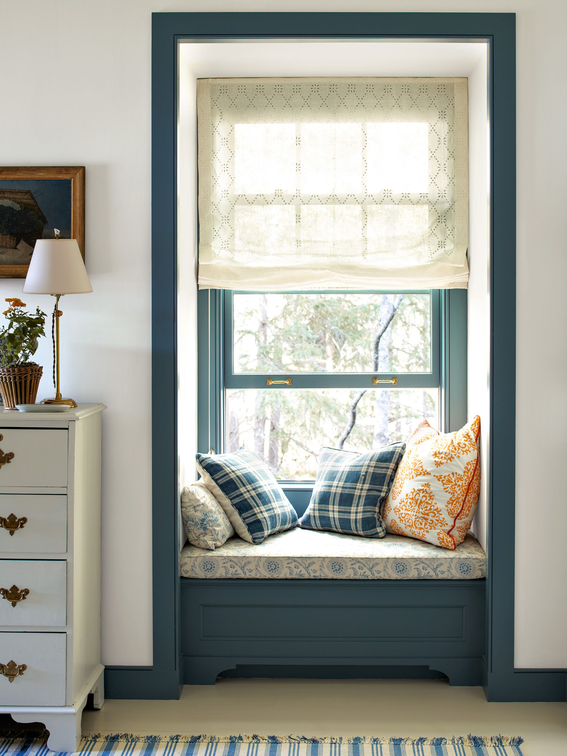 A natural niche reading nook.