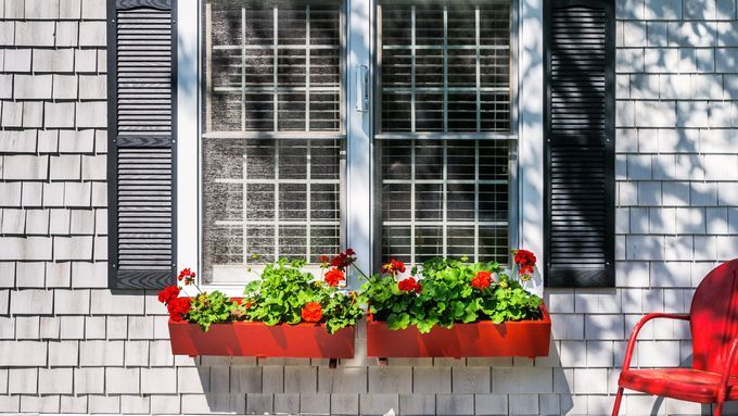 Window_Box_iStock_479043536