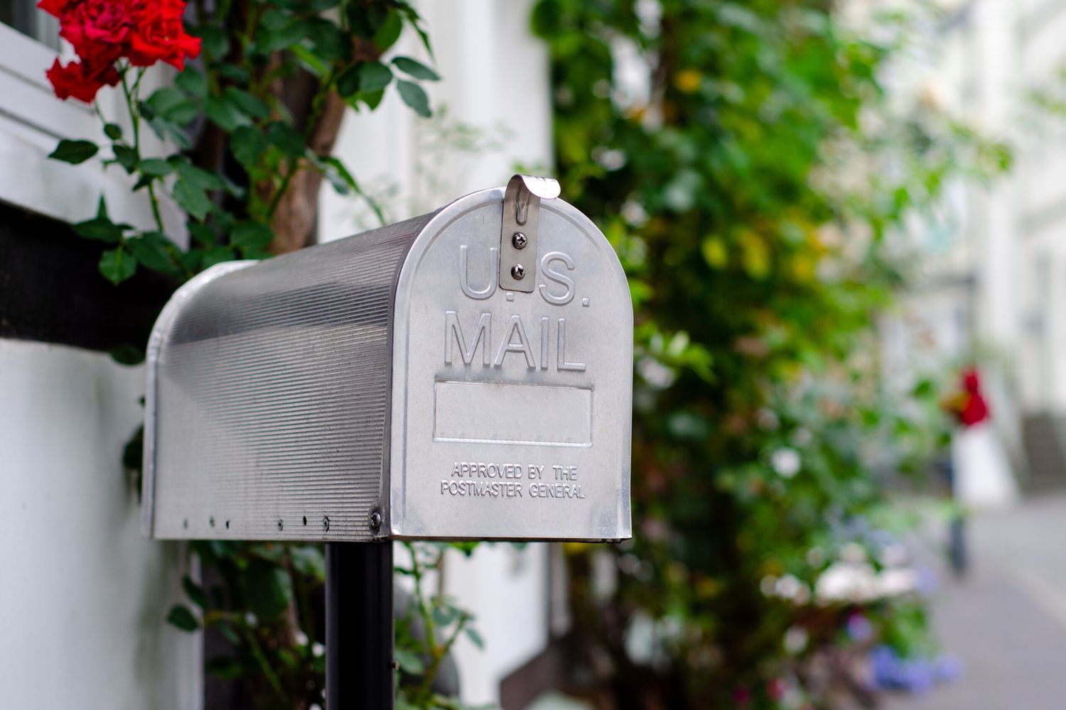 Image of a newly installed mailbox and post