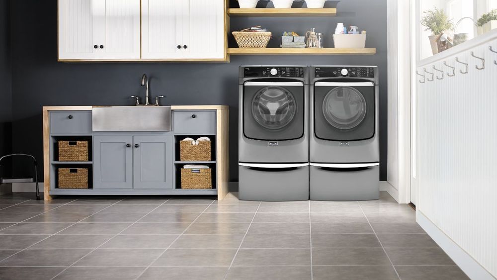 2014_Maytag_Man_Campaign_Front_Load_Maxima_Washer_Dryer_Laundry_Room