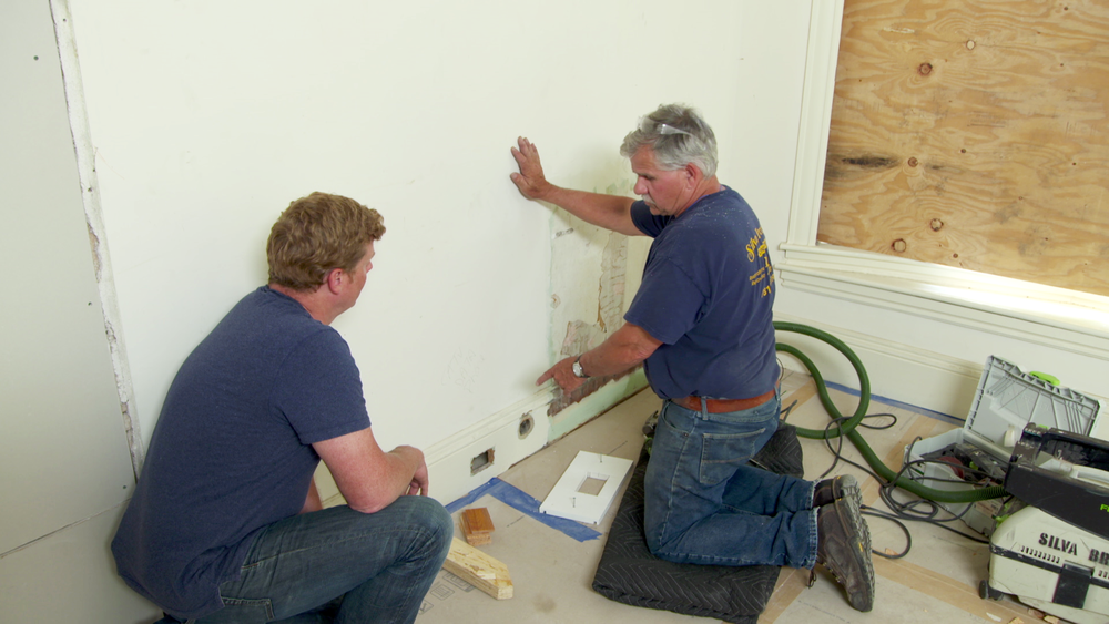 S35 E6: Tom Silva shows Kevin O'Connor how to patch baseboards with a Dutchman