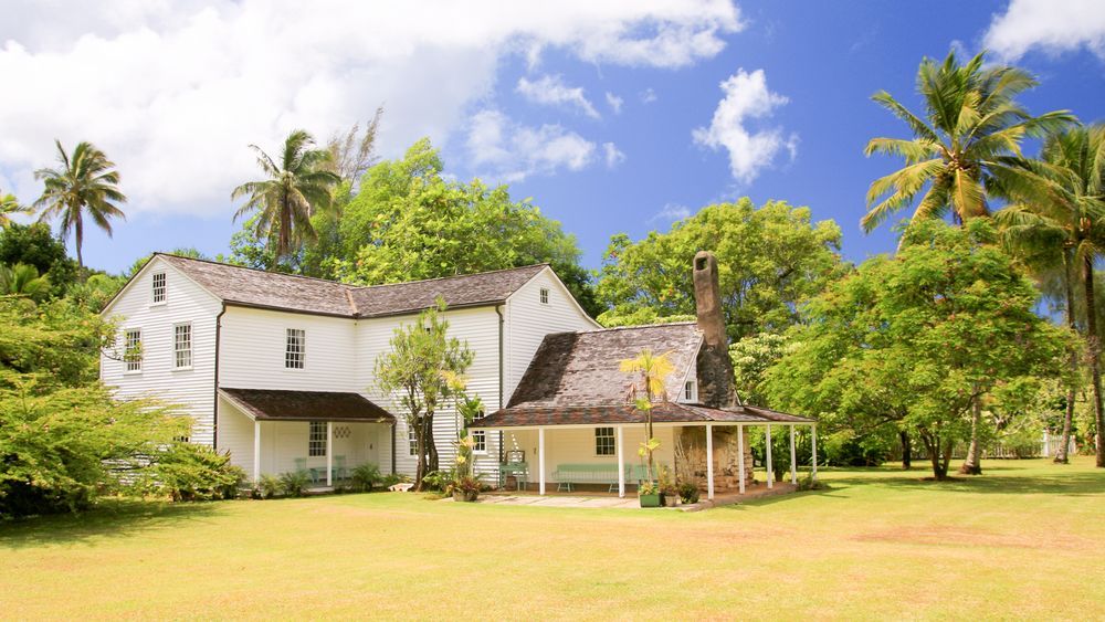 Hawaii_Home_exterior_iStock_184951419