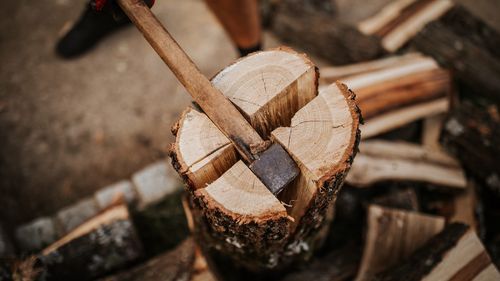 Splitting wood with an axe