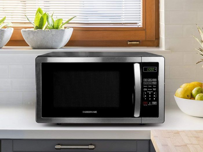 how_to_clean_a_microwave_crop