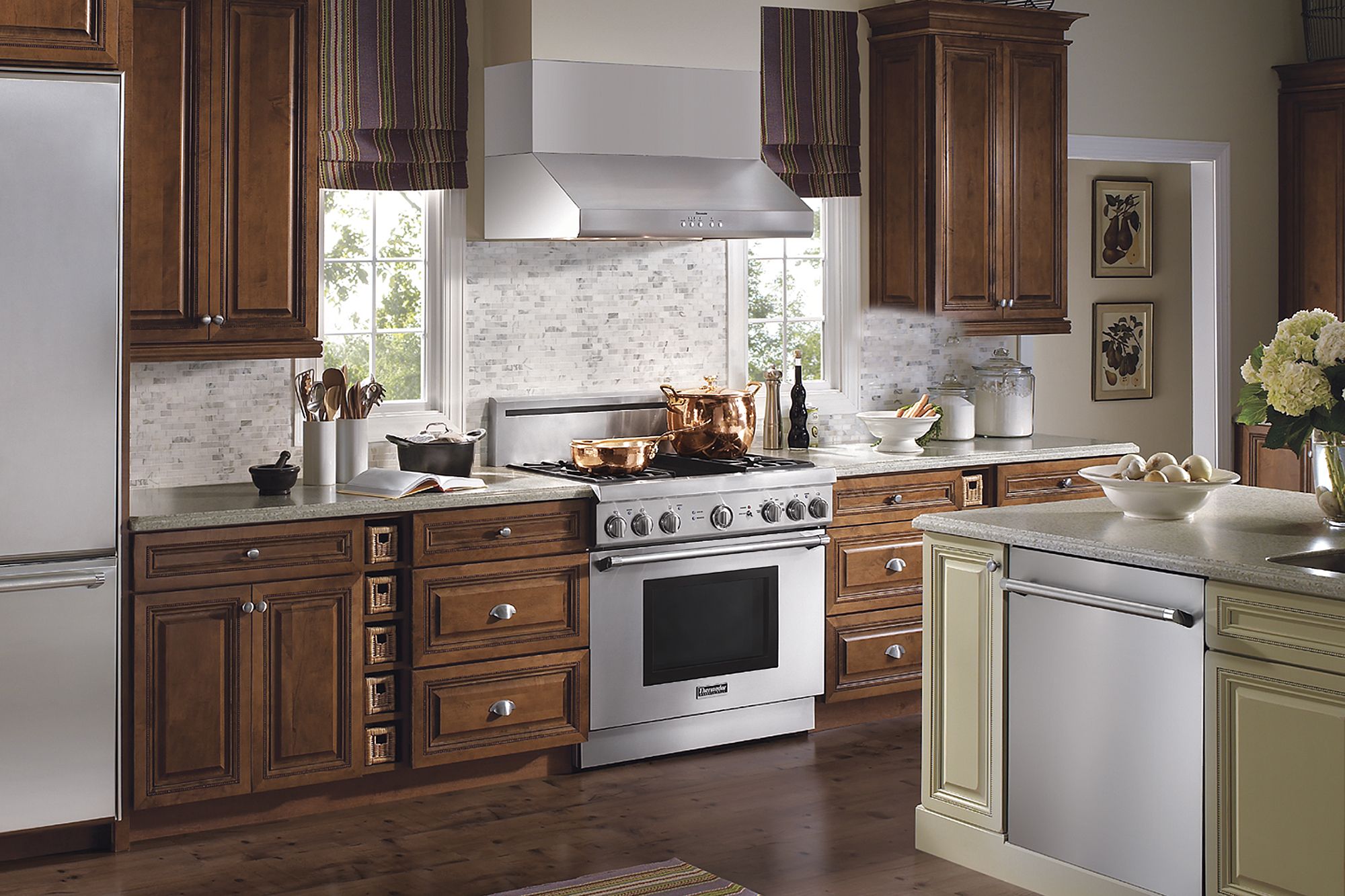 All About Pro-Style Kitchen Stoves - This Old House