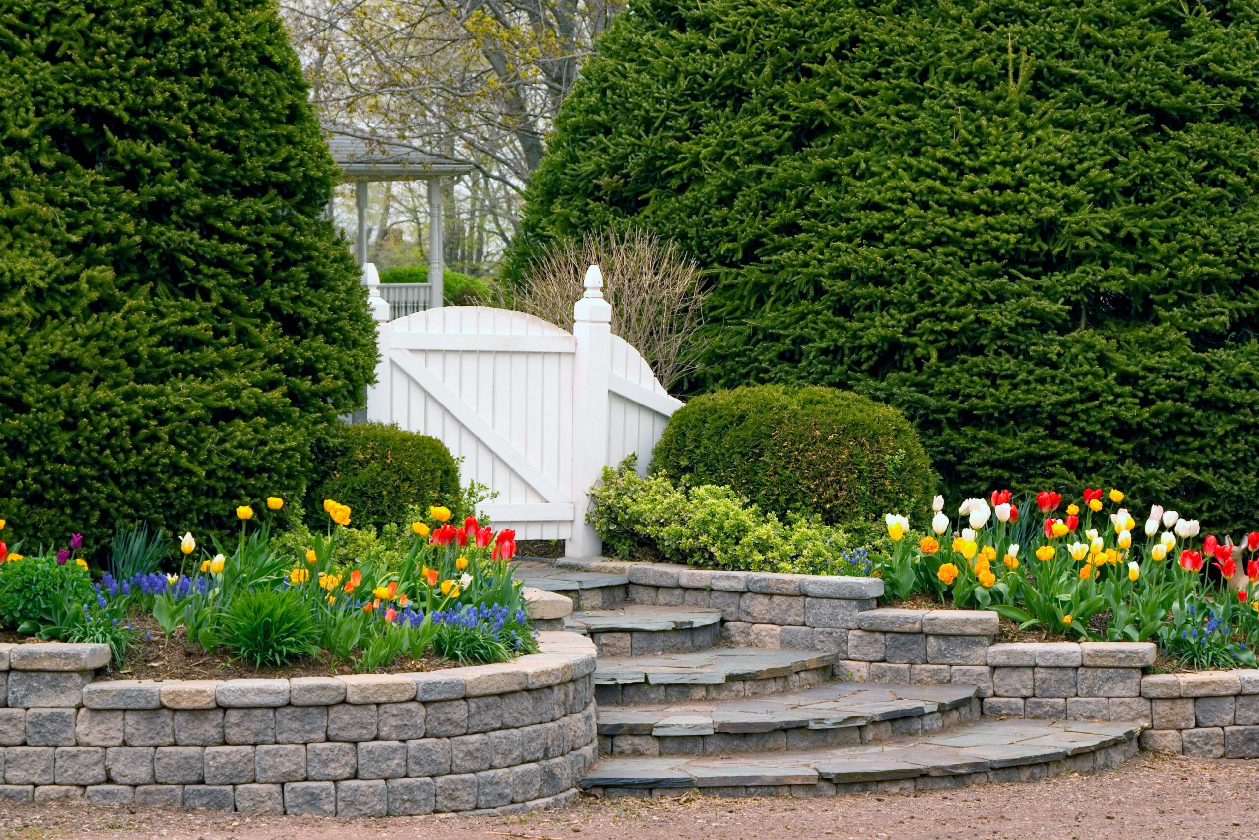 curved cinder block retaining wall