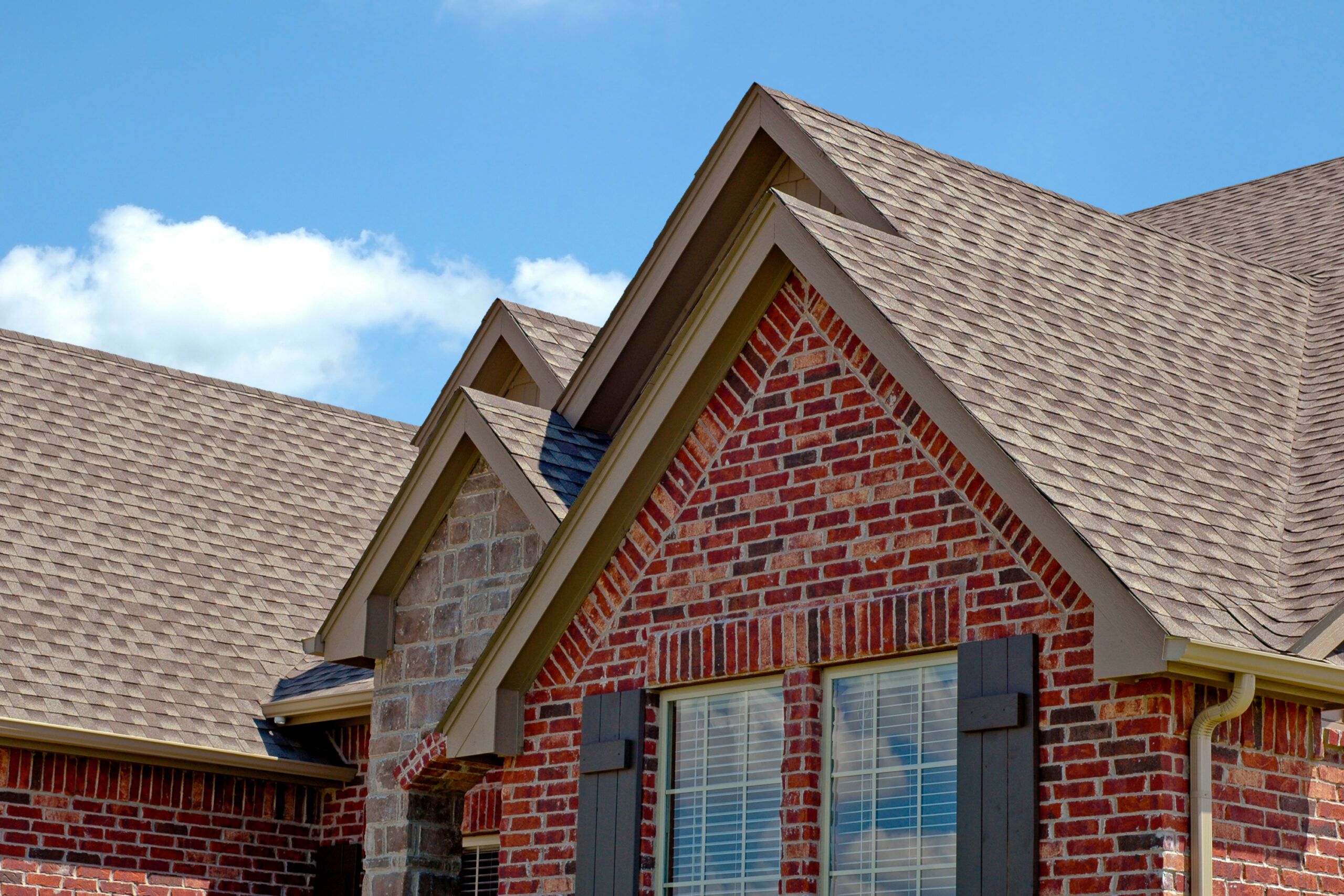 An image of a house and its roof.