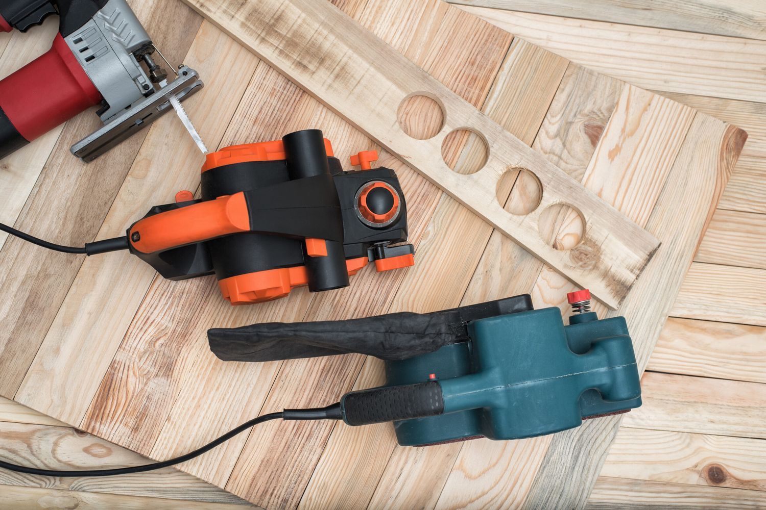 Second-hand tools in good condition.