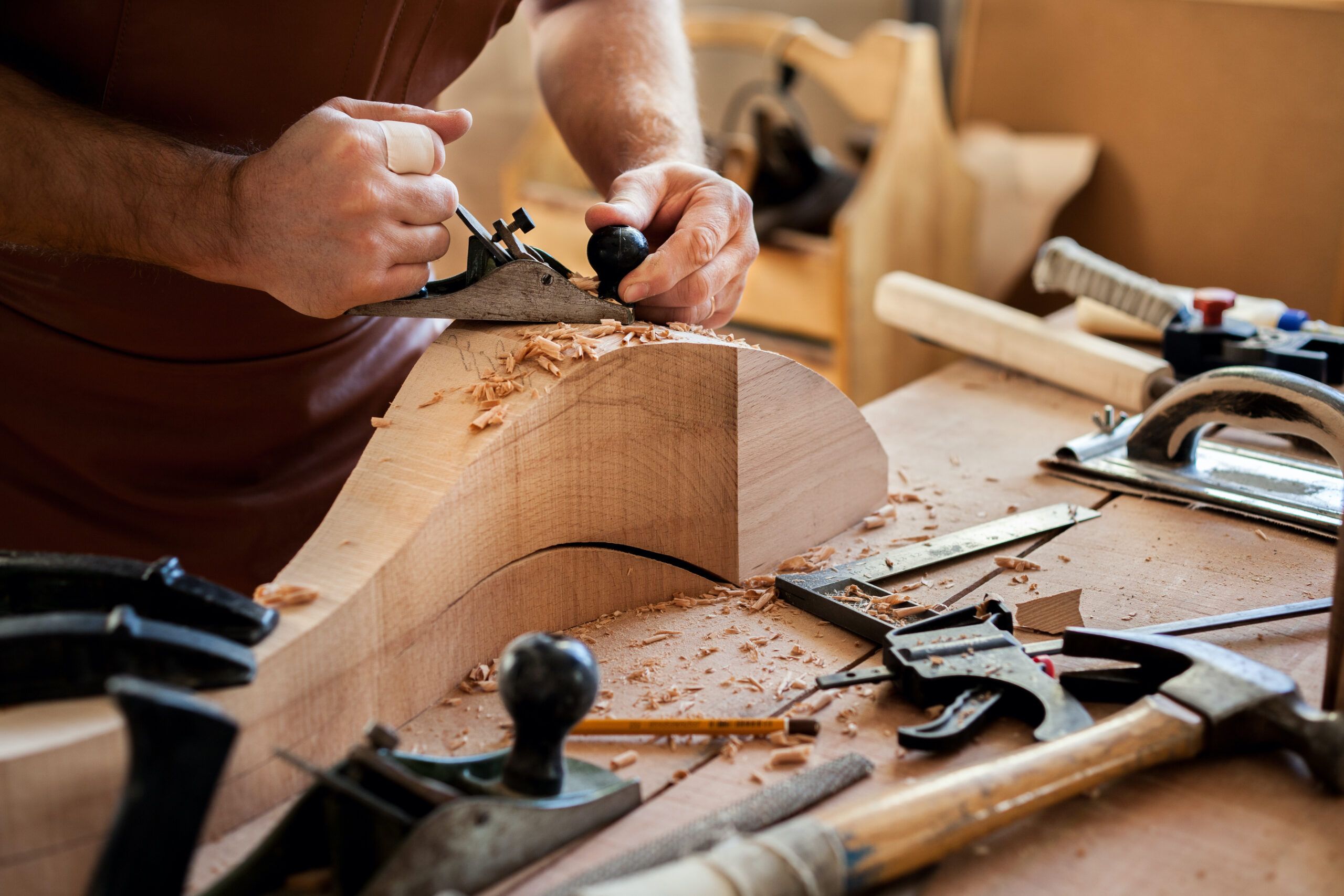 Using a Workmate bench as a universal tool stand. If space is a concern in  your shop, this might interest you. : r/woodworking