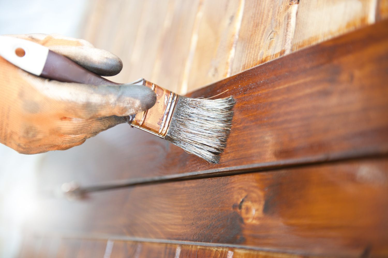 Painting on varnish